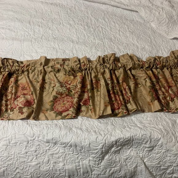 Ralph Lauren Guinevere Valance 81.5" x 17" - Picture 1 of 4